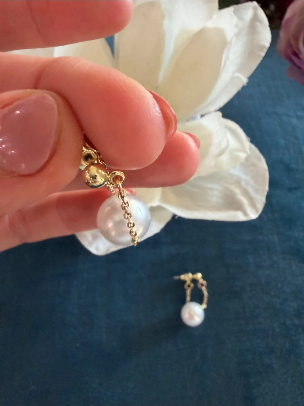 N/A elegant gold